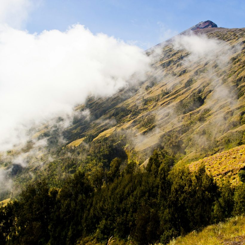 3726m Summit of Mount Rinjani, Lombok, Indonesia, Asia 3726m Summit of Mount Rinjani, Lombok, Indonesia, Asia