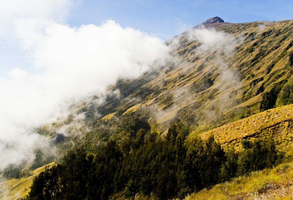 3726m Summit of Mount Rinjani, Lombok, Indonesia, Asia 3726m Summit of Mount Rinjani, Lombok, Indonesia, Asia